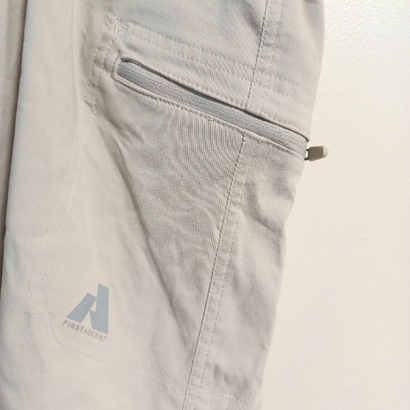 Eddie Bauer Women's Beige Hiking Capri Pants - Picture 4 of 4